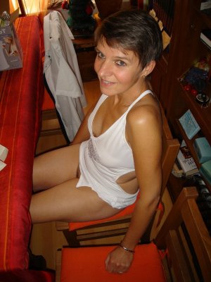 Lorane massage naturiste Bouc-Bel-Air